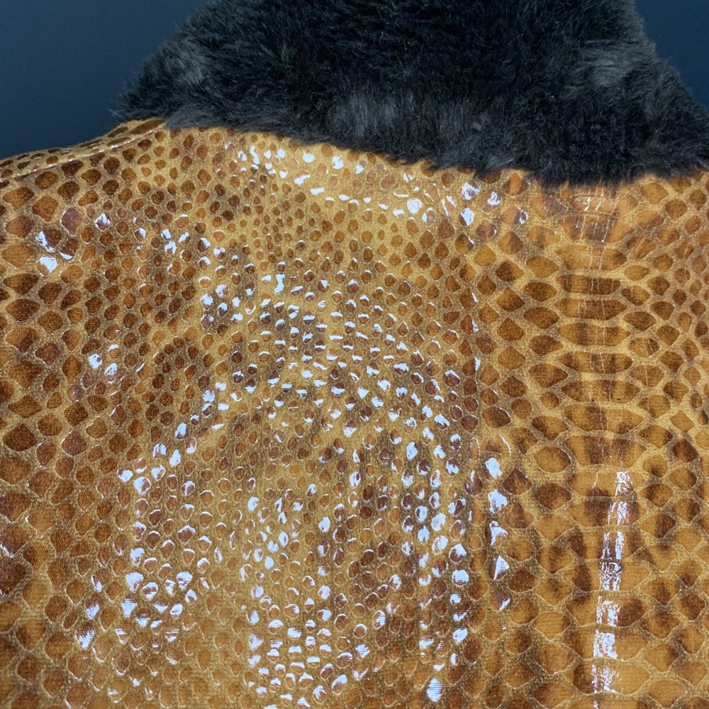Reversible Vest - Picture 4 of 9